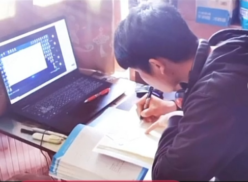 脚踏实地，勇攀高峰一榜样引路 第 2 张