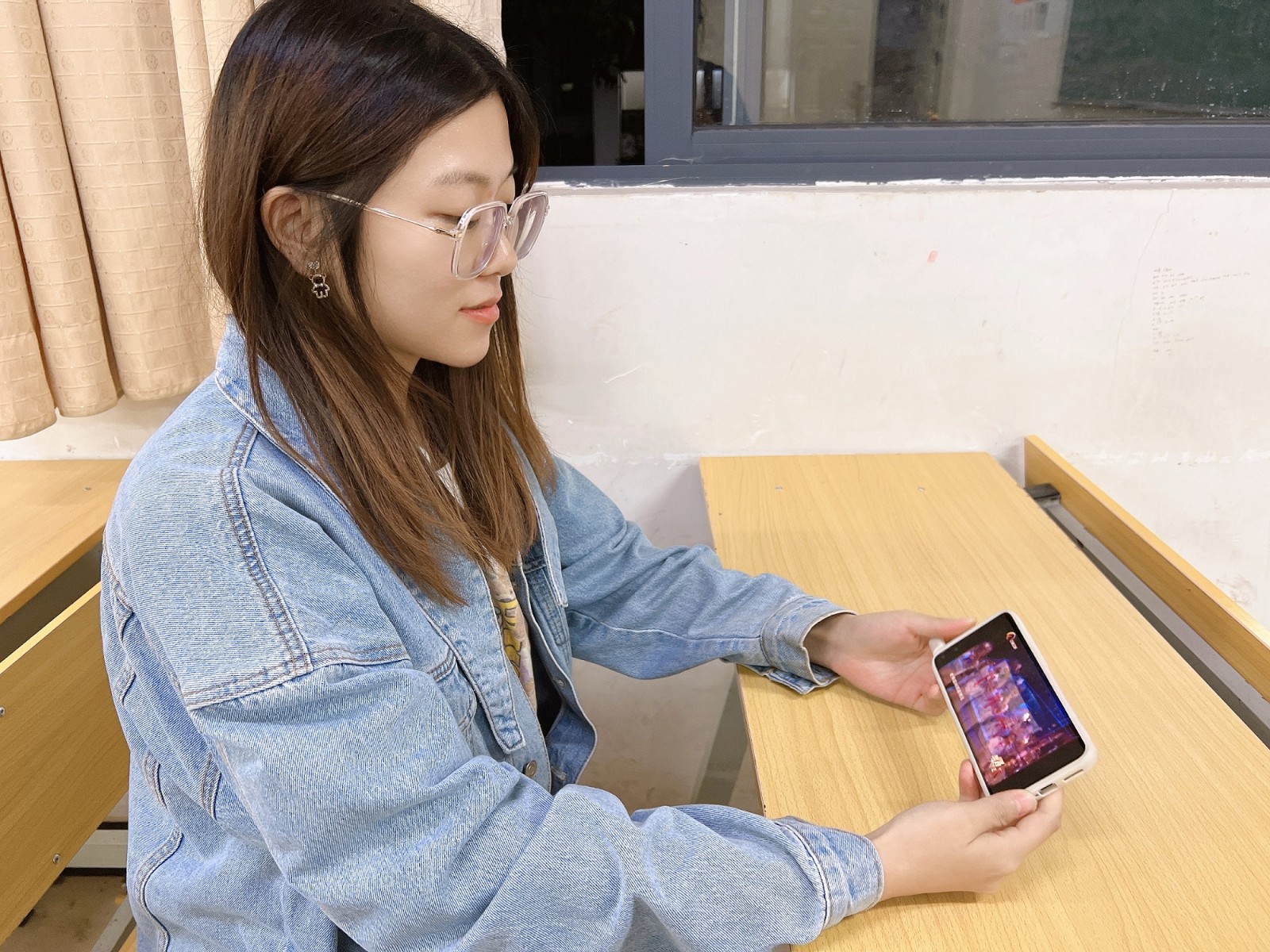 李秀怡.jpg 李秀怡.jpg