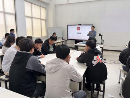 【魅力工程】- 2021-2022下学年建筑工程学院建筑学专业召开师生座谈会 —考研宣讲会 第 2 张