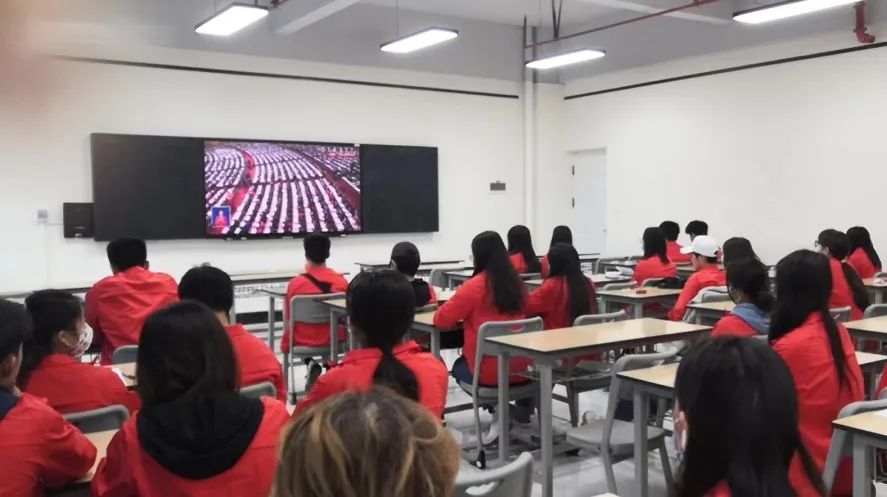【创美艺传】青春心向党|艺术与传媒学院组织集中观看中国共产党第二十次全国代表大会开幕会盛况 第 17 张