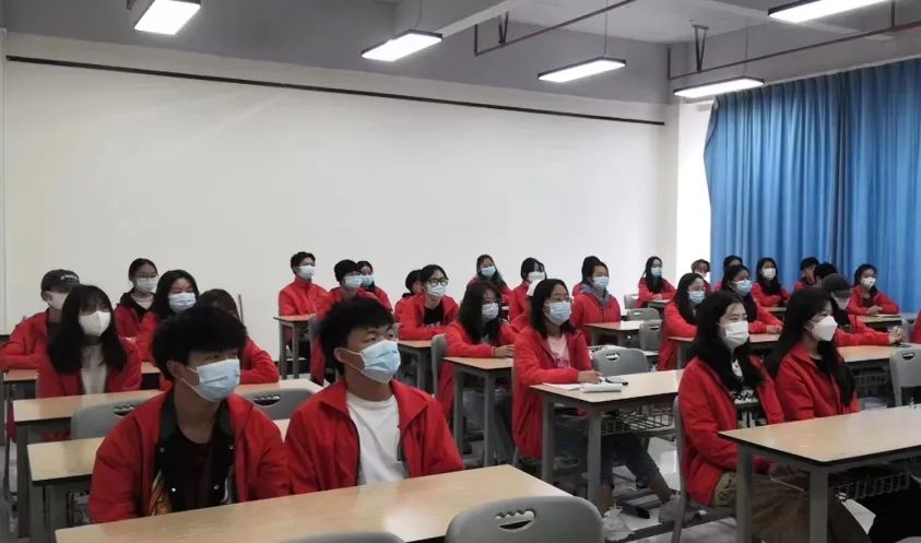 【创美艺传】青春心向党|艺术与传媒学院组织集中观看中国共产党第二十次全国代表大会开幕会盛况 第 18 张