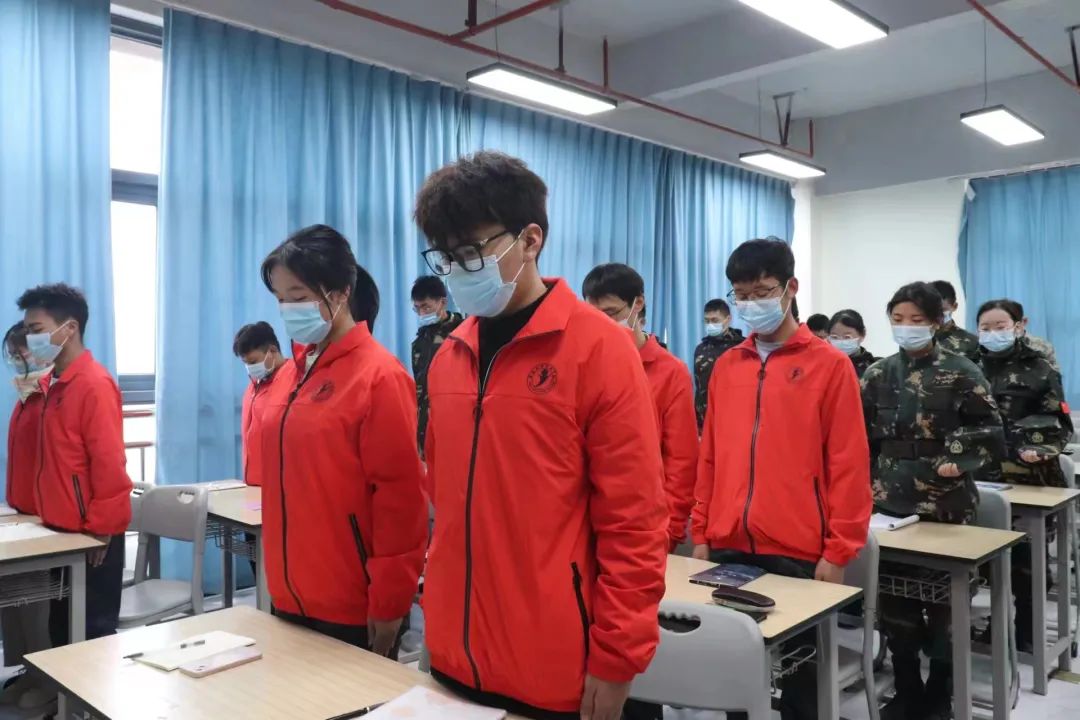 【创美艺传】青春心向党|艺术与传媒学院组织集中观看中国共产党第二十次全国代表大会开幕会盛况 第 22 张
