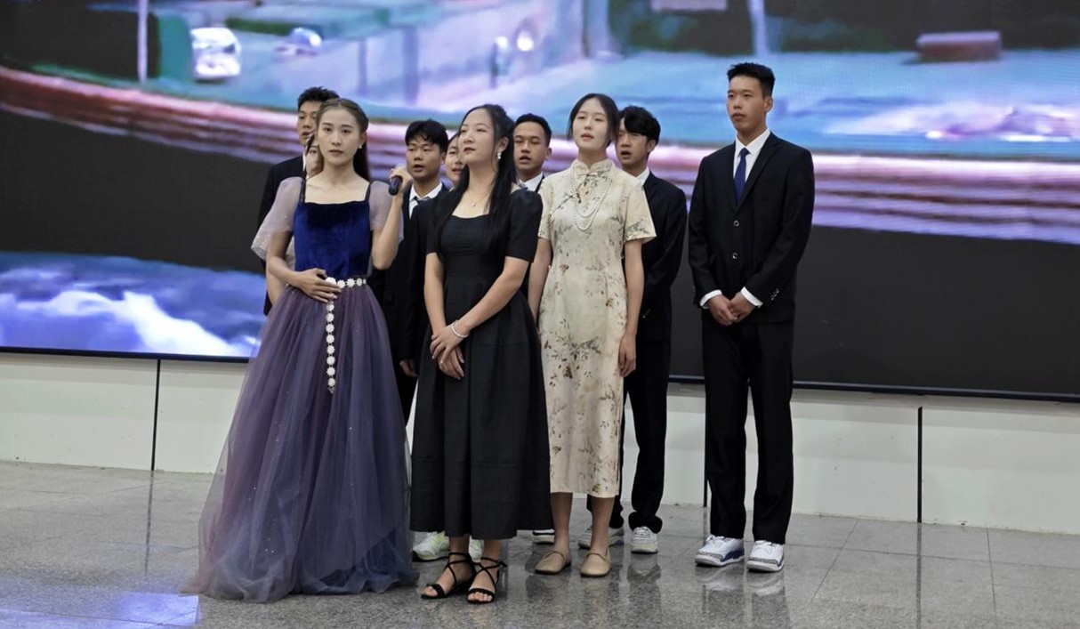 图片4.jpg “予我诵读,赞我中华”——第十三届“翰文杯”朗诵比赛决赛顺利举办 第 4 张