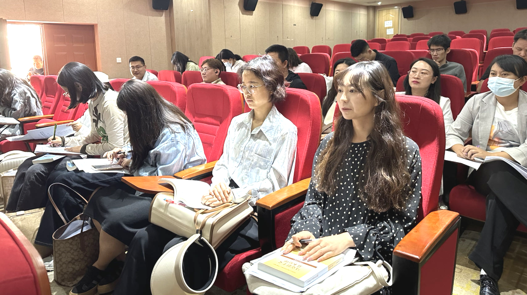 微信图片_20230618101756.png 马克思主义学院组织参加“全国高校思想政治理论课2023年版教材使用”培训会 第 3 张