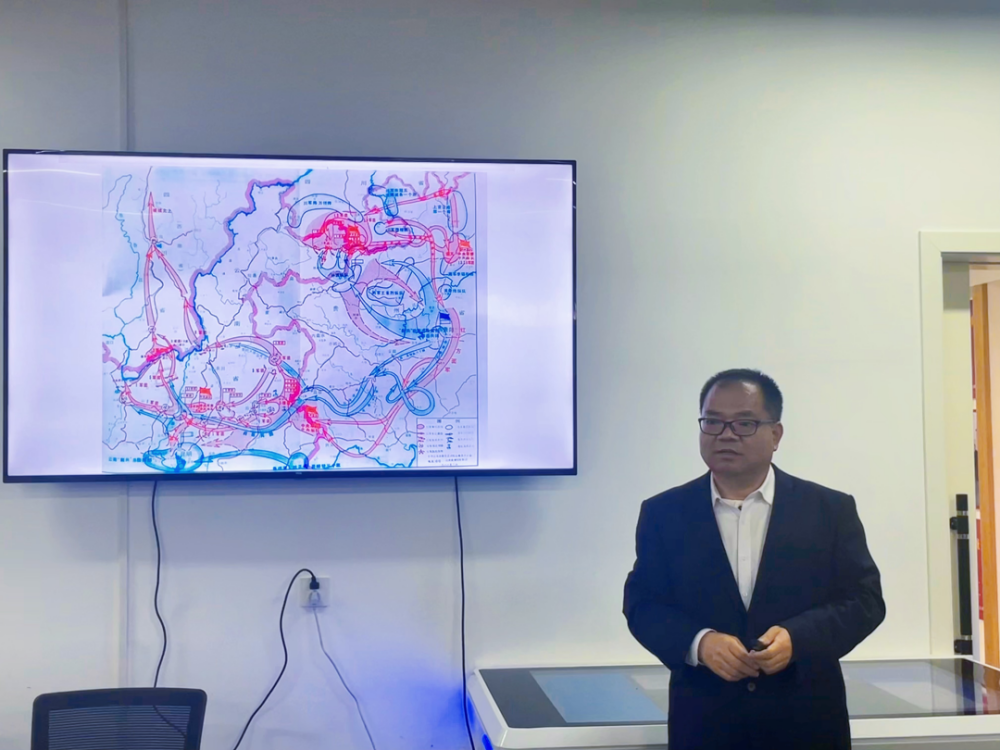 校际交流 | 云南交通职业学院马克思主义学院到访我校参观体验“VR+建党”实践课程 第 2 张 校际交流 | 云南交通职业学院马克思主义学院到访我校参观体验“VR+建党”实践课程 第 2 张