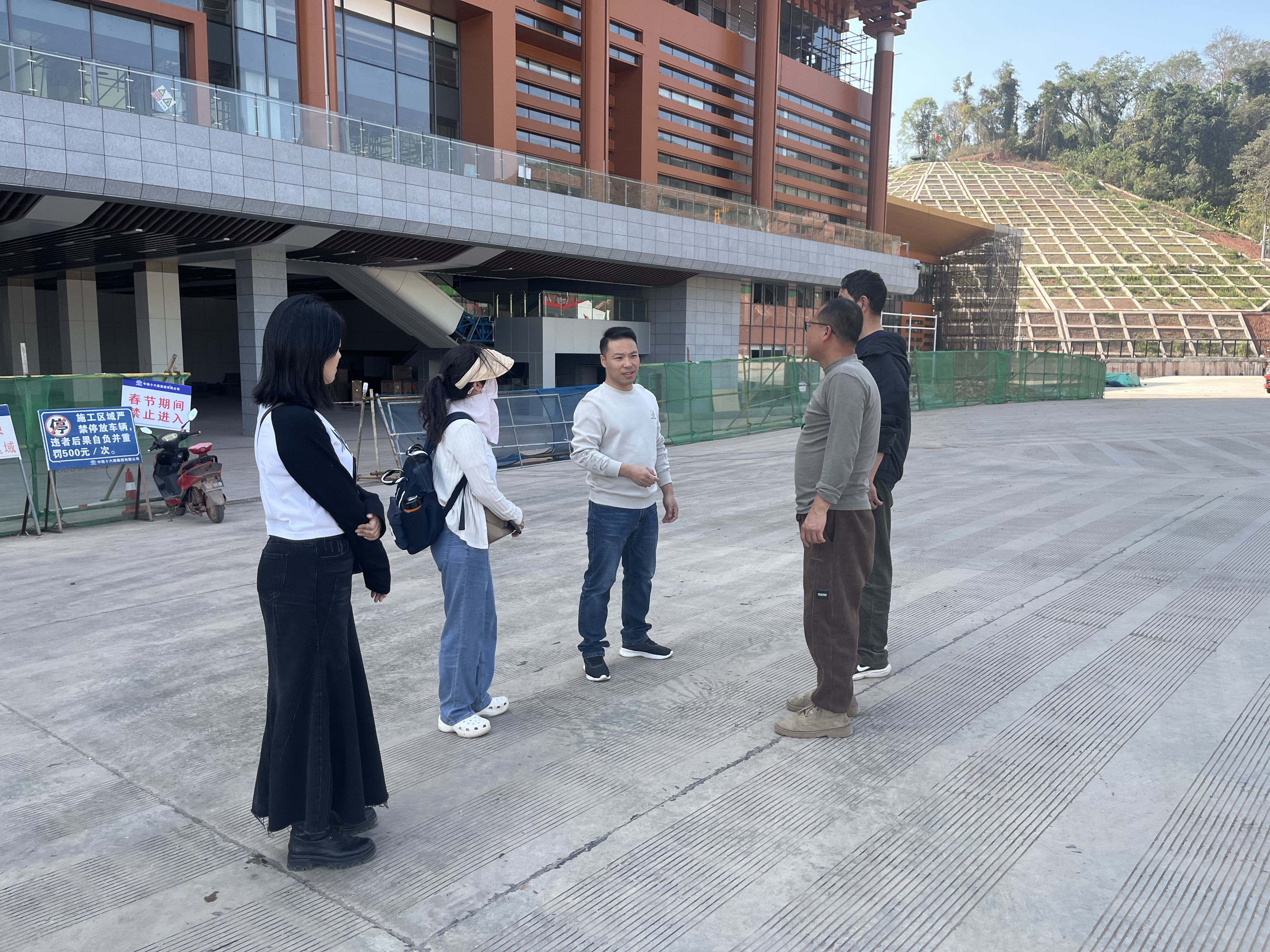 我校共同体理论与西南边疆治理研究中心开展边境地区及重点口岸专题调研 第 10 张