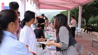 迎新志愿者丨用爱绘制校园最美风景线 第 6 张