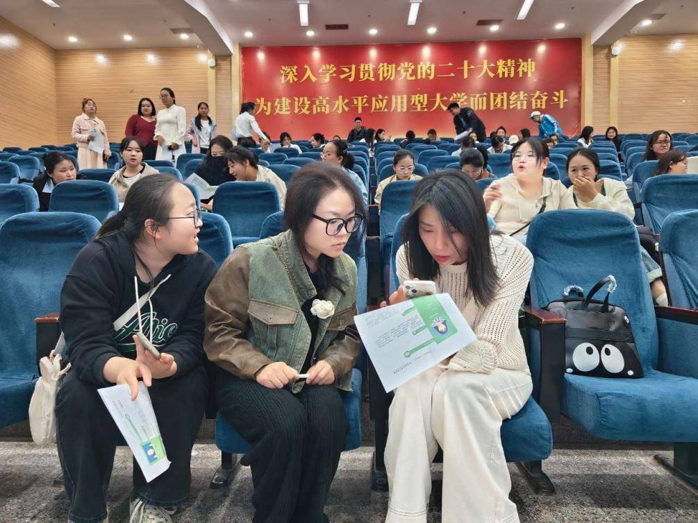 云南经济管理学院医学院辅导员助力2024届毕业生就业,开展求职简历技巧指导培训 第 3 张 云南经济管理学院医学院辅导员助力2024届毕业生就业,开展求职简历技巧指导培训 第 3 张