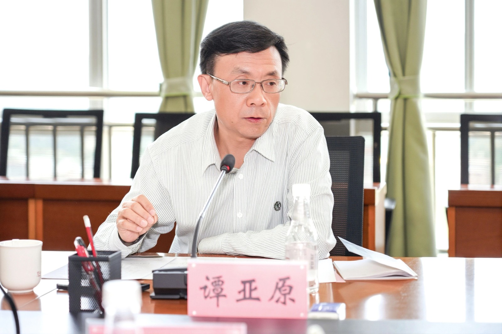 省政协教科卫体委员会到云南经济管理学院调研 第 5 张