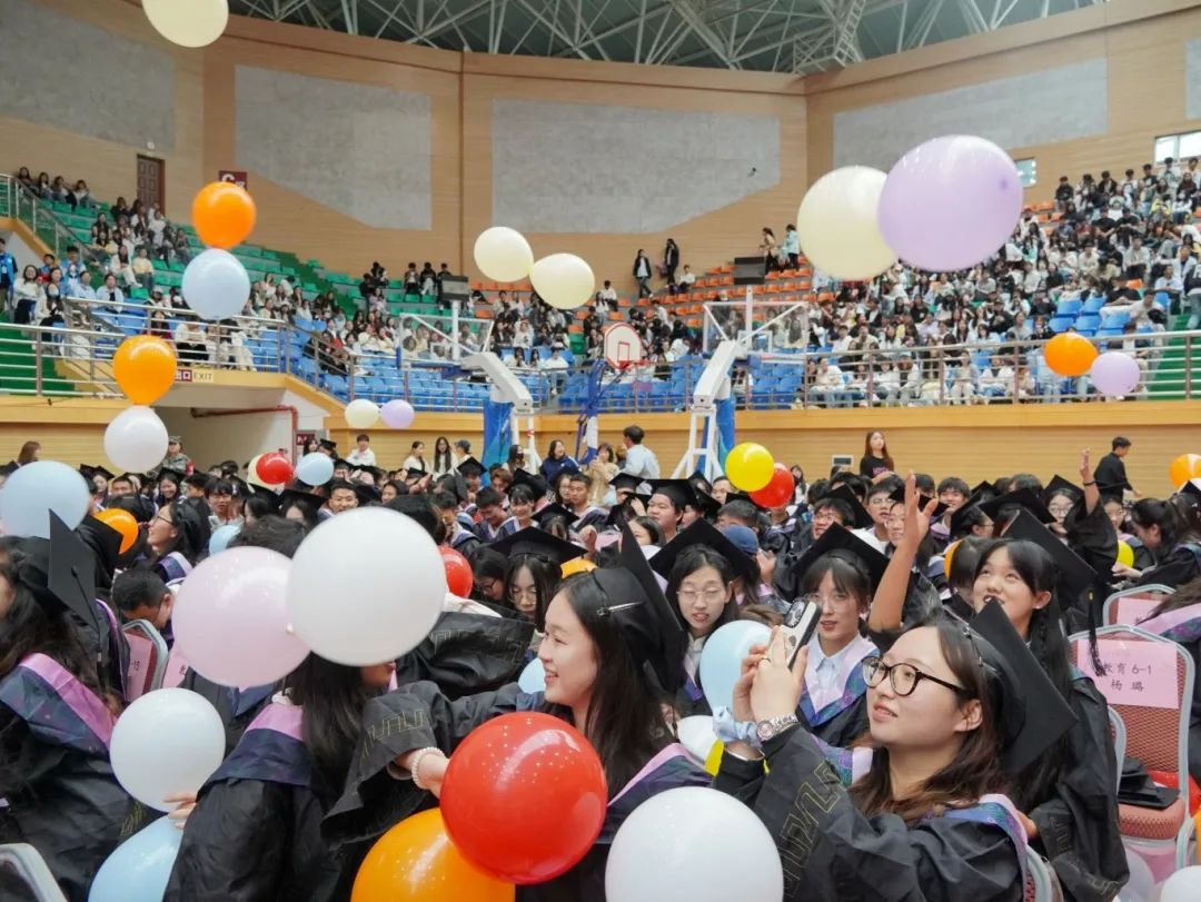 云南经济管理学院2025年毕业典礼隆重举行！ 第 19 张