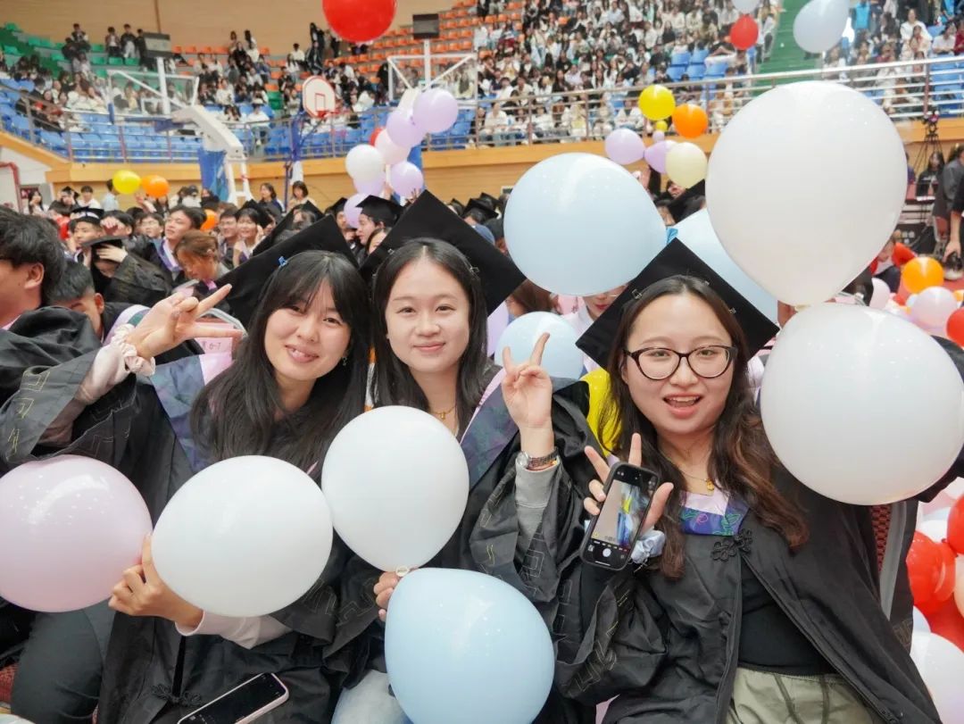 云南经济管理学院2025年毕业典礼隆重举行！ 第 20 张