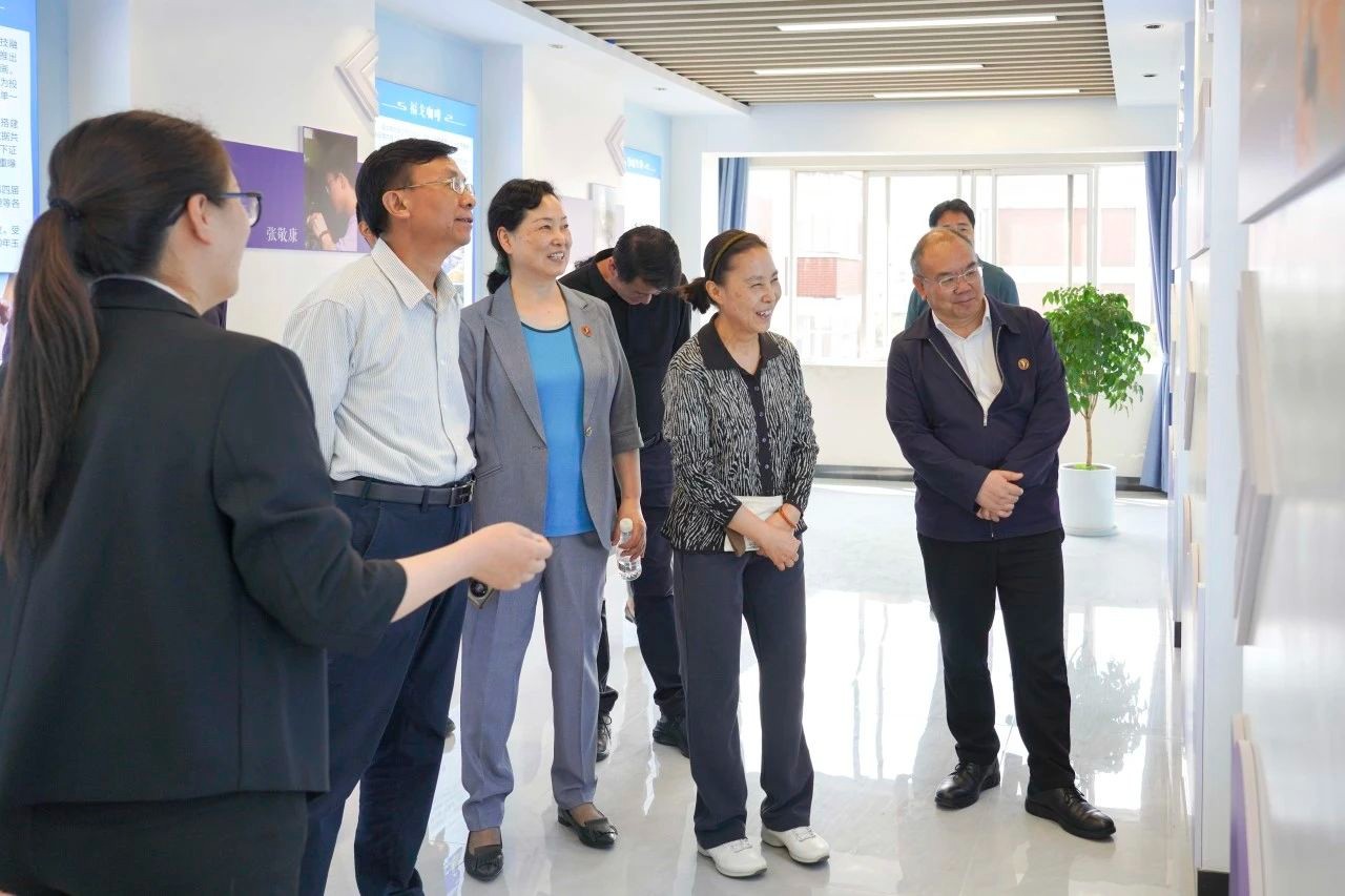 省政协教科卫体委员会到云南经济管理学院调研 第 2 张