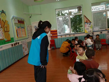 暑期社会实践｜云南经济管理学院赴迪庆州香格里拉市“推普助力乡村振兴”实践团走进吾吕社区幼儿园调研国家通用语言教育 第 4 张