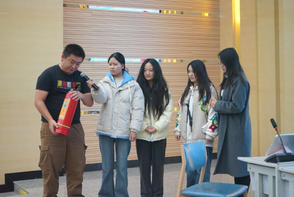 屏幕截图 2025-12-02 190311.png 屏幕截图 2025-12-02 190311.png