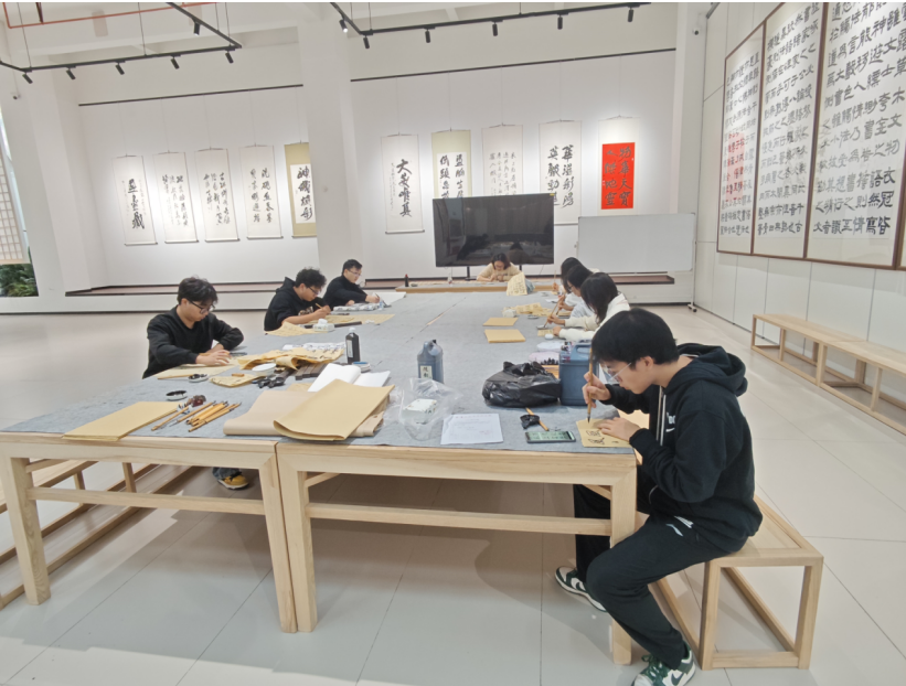 屏幕截图 2025-12-17 180849.png 屏幕截图 2025-12-17 180849.png