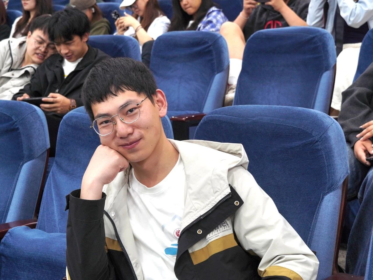 财不说再见！青春礼赞，逐梦起航 财会金融学院2025届毕业典礼圆满落幕 第 4 张