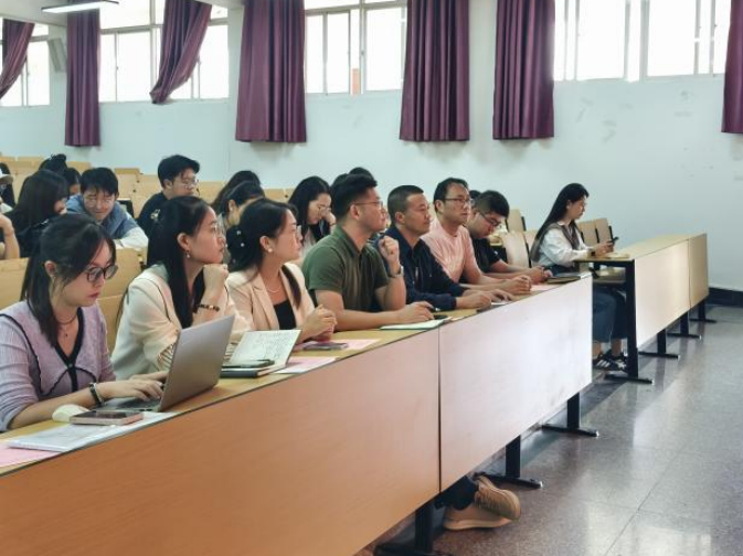 “研”途有你，逐梦青春 | 财会金融学院成功举办2026届考研动员大会暨考研分享会 第 8 张