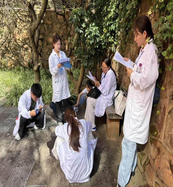 以赛促教强技能,砺练精兵展风采 ——云南经济管理学院医学院药学、中药学专业参加2025年云南省职业院校多项技能大赛 第 7 张 以赛促教强技能,砺练精兵展风采 ——云南经济管理学院医学院药学、中药学专业参加2025年云南省职业院校多项技能大赛 第 7 张