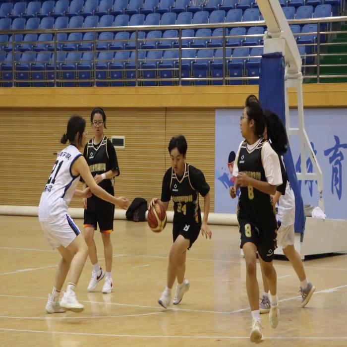 热血逐梦，赛场争锋——云南经济管理学院医学院篮球赛半决赛战报 第 4 张