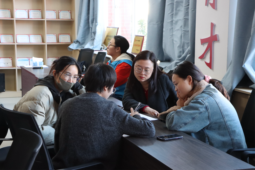 以赛促学强本领 锤炼初心担使命——云南经济管理学院医学院第八届辅导员素质能力大赛圆满落幕 第 18 张 以赛促学强本领 锤炼初心担使命——云南经济管理学院医学院第八届辅导员素质能力大赛圆满落幕 第 18 张