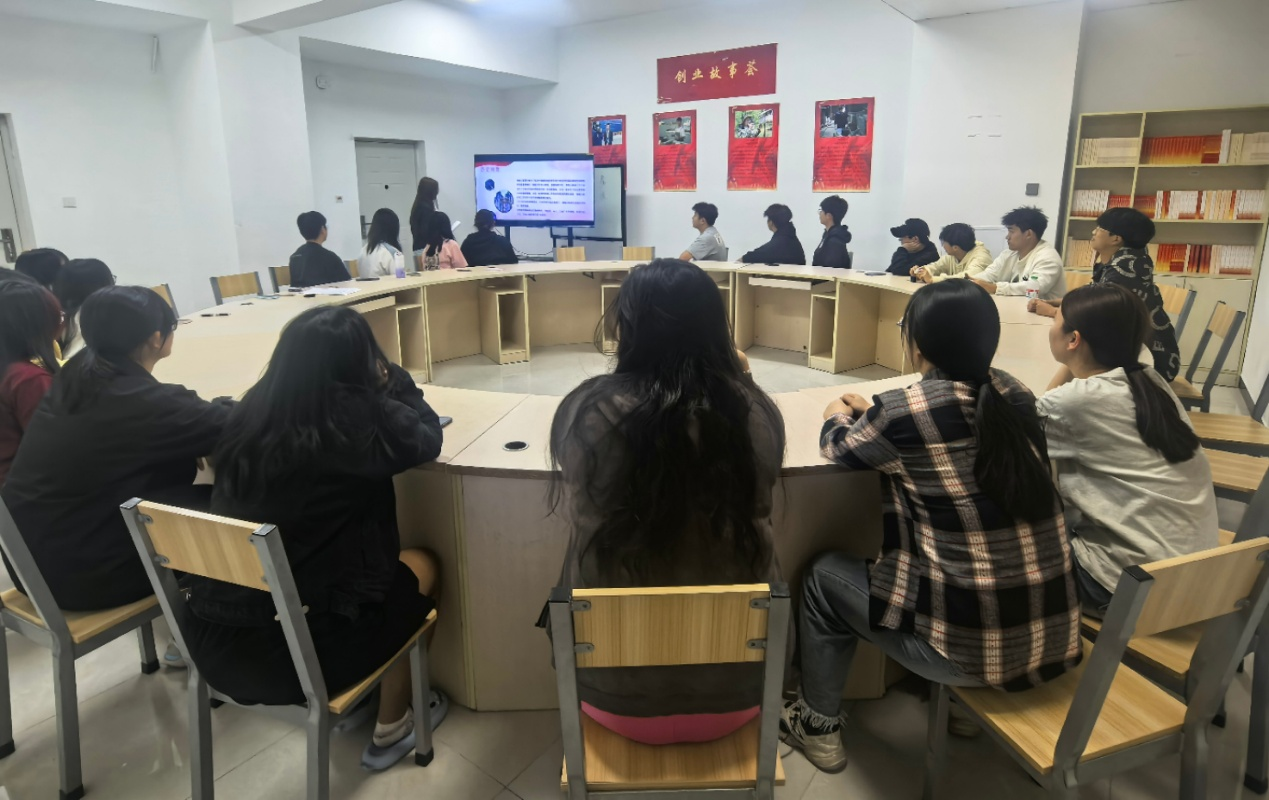 商学院红色故事分享会:滇缅公路抗战魂,点亮青春新征程 第 3 张 商学院红色故事分享会:滇缅公路抗战魂,点亮青春新征程 第 3 张