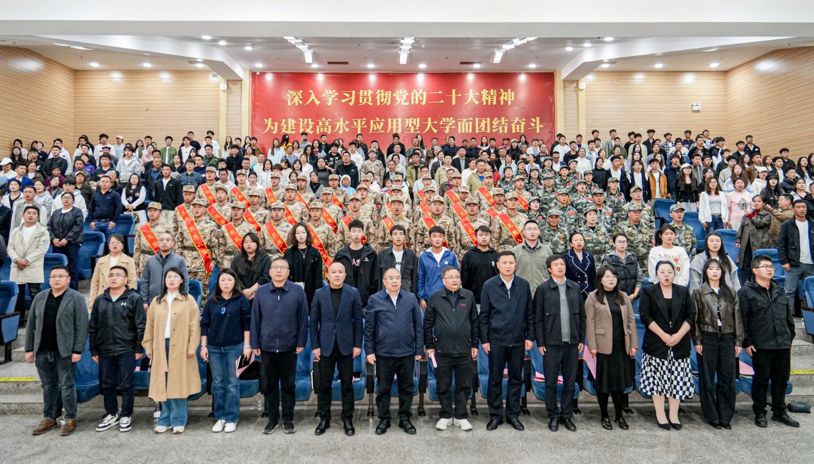 XXX05889.jpg XXX05889.jpg