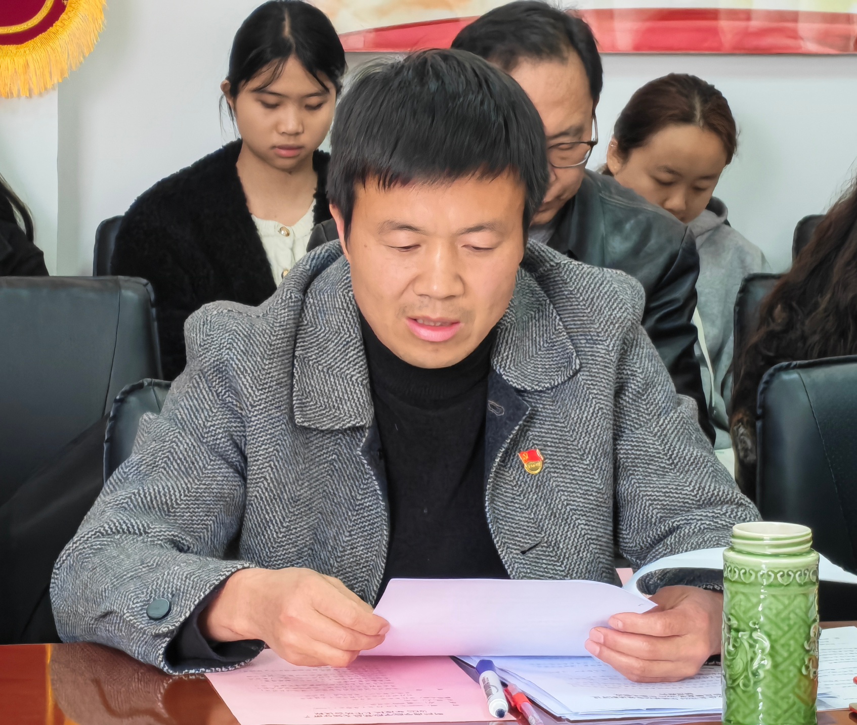 财经商贸学院党总支召开2025年度 民主生活会  以整改实效推动学院高质量发展 第 2 张